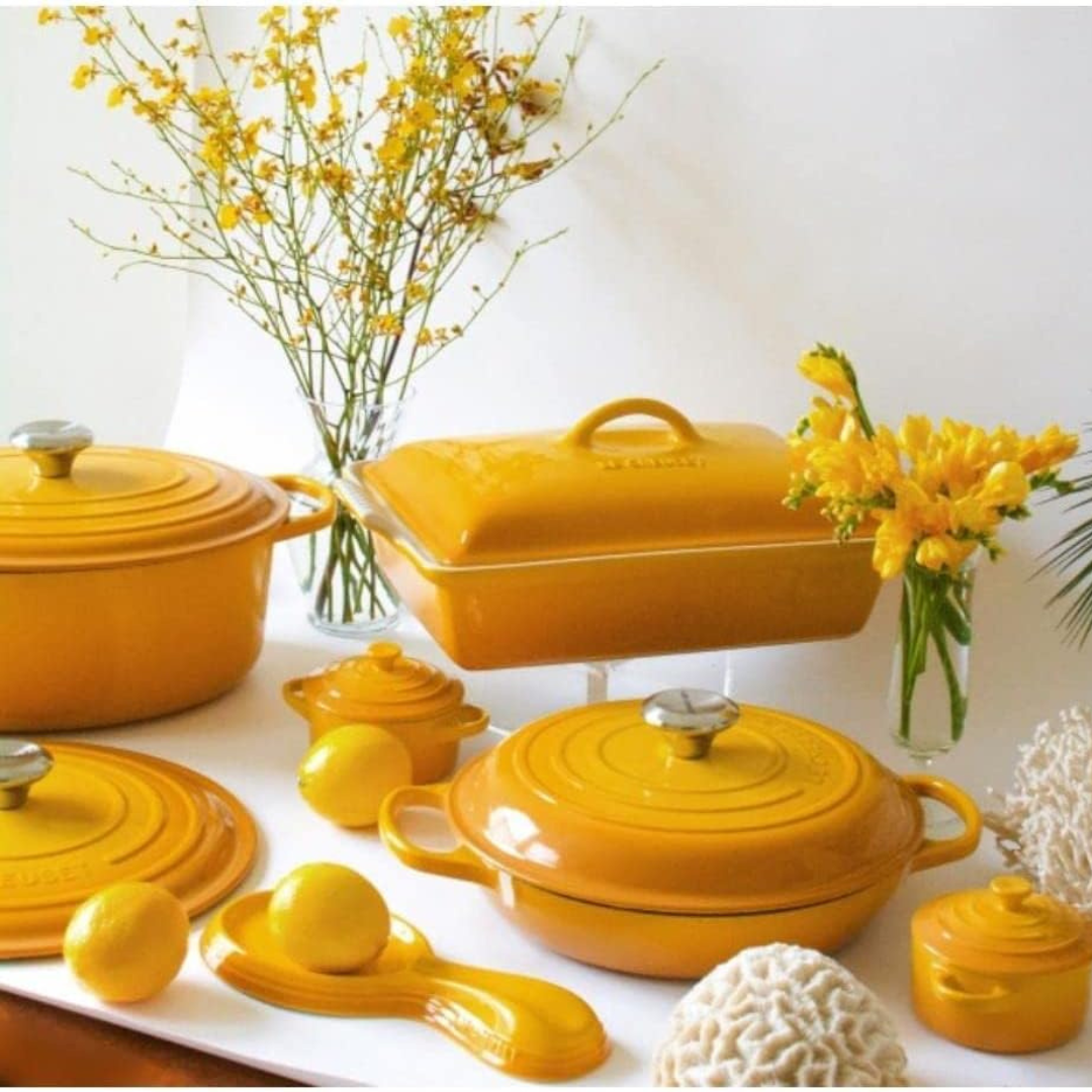 Le Creuset Signature Enamelled Cast Iron Round Dutch Oven