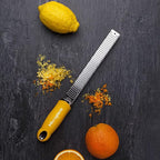 Microplane Premium Series: Spice Grater