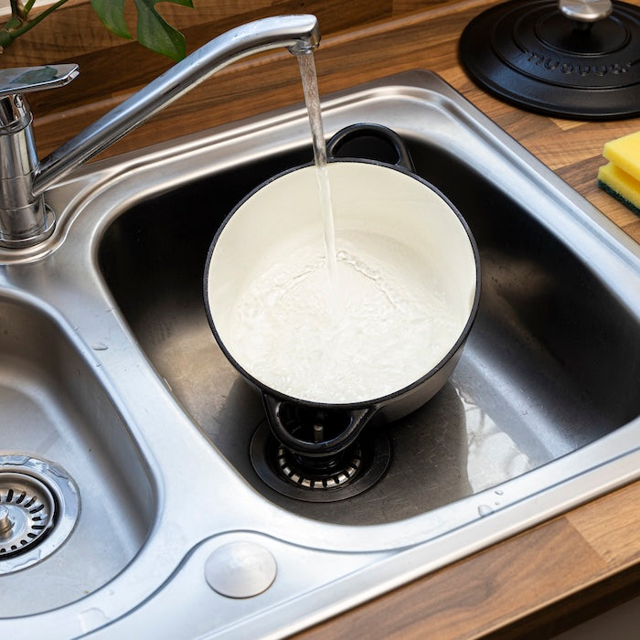 Enamelled Cast Iron Dutch Oven Casserole Pot (Multiple Colours & Sizes)