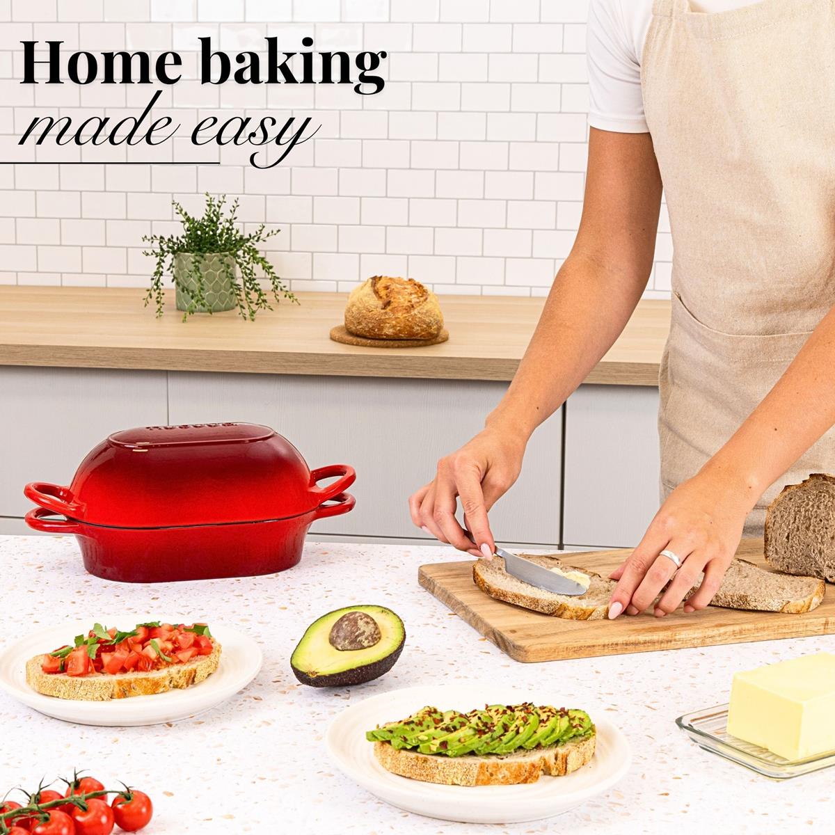 Red Enamelled Cast Iron Bread Loaf Pot, Non-Stick Dutch Oven - 22.5x14cm, by Nuovva