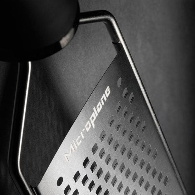Microplane Professional Series: Coarse Grater